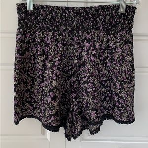 Flowy floral shorts!